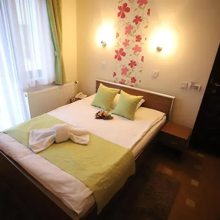 Garni Hotel Laguna Lux Nis Exterior photo